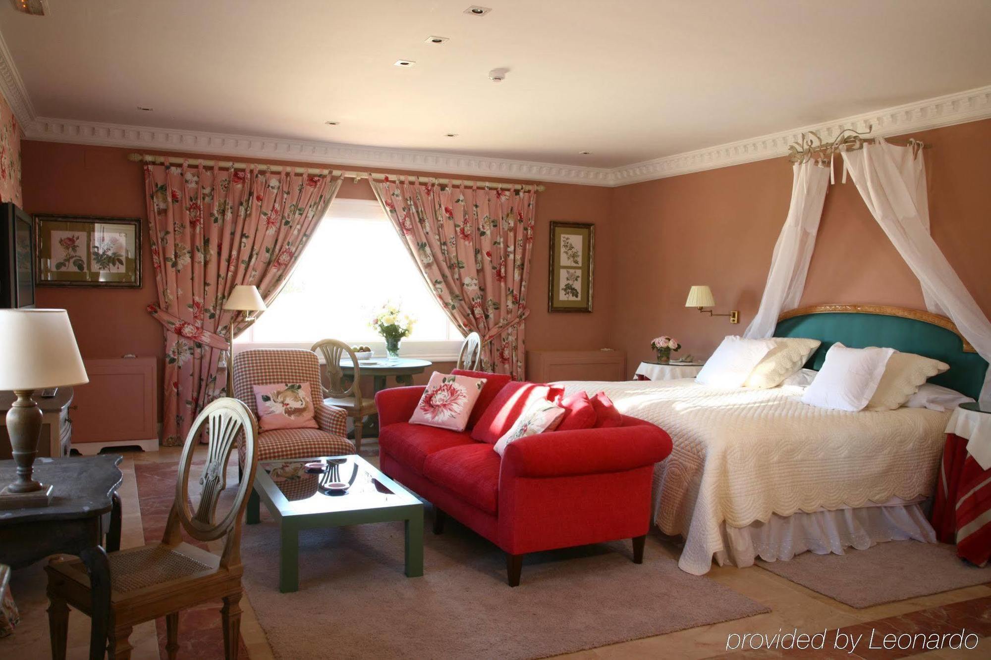 Hotel Valdepalacios Gourmand 5* Gl Torrico Room photo
